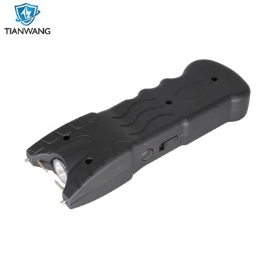 টর্চলাইট এবং সেফটি পিন সহ বৈদ্যুতিক শক